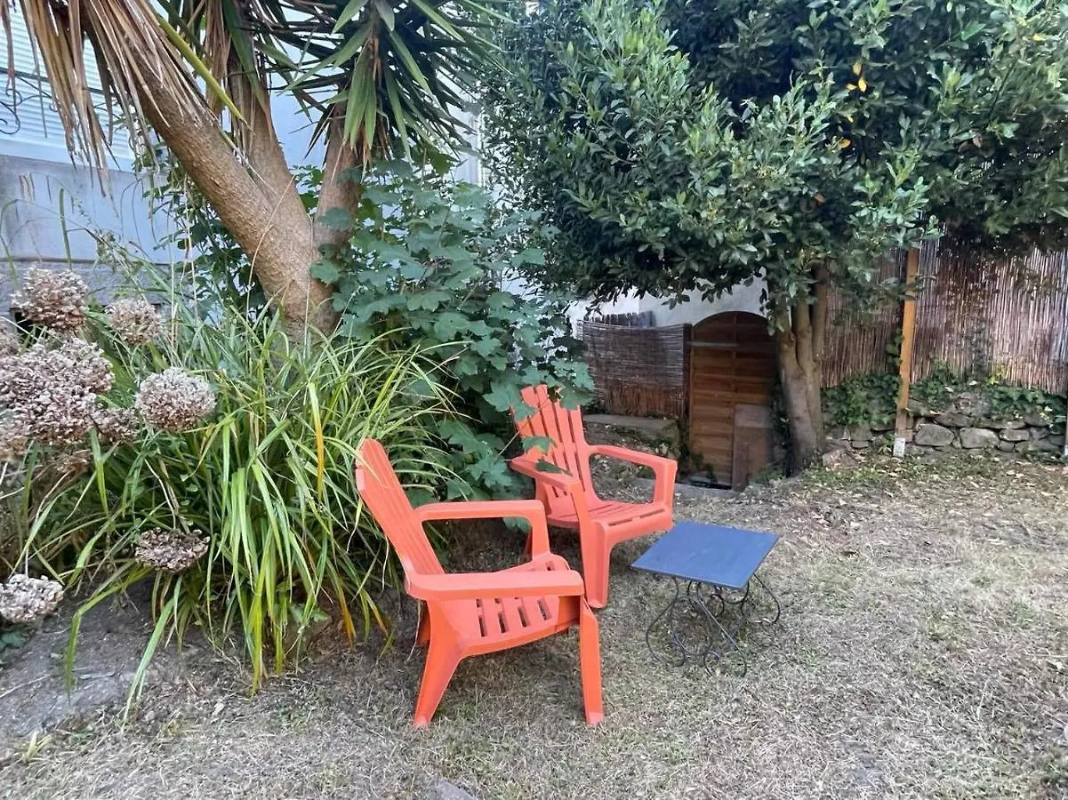 Le Patio, Coeur De Ville Avec Garage Et Jardin Vannes