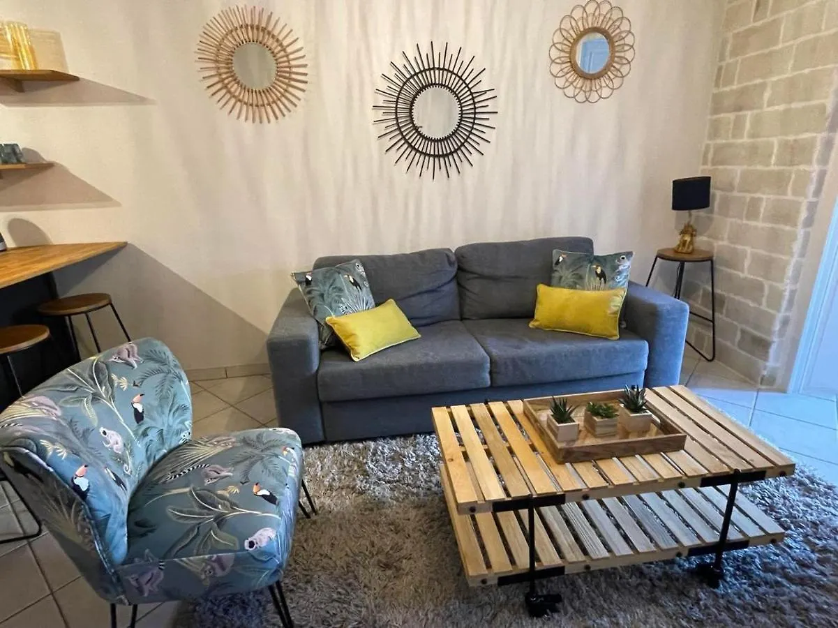 Apartment Le Patio, Coeur De Ville Avec Garage Et Jardin Vannes