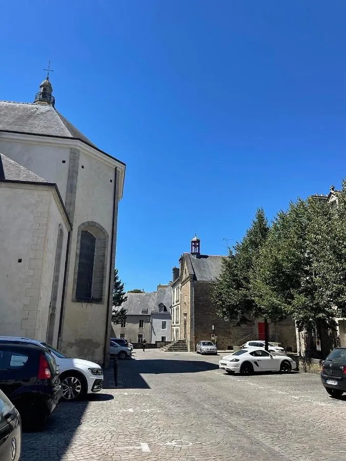 Appartement Le Patio, coeur de ville avec garage&jardin, gare à pied Vannes