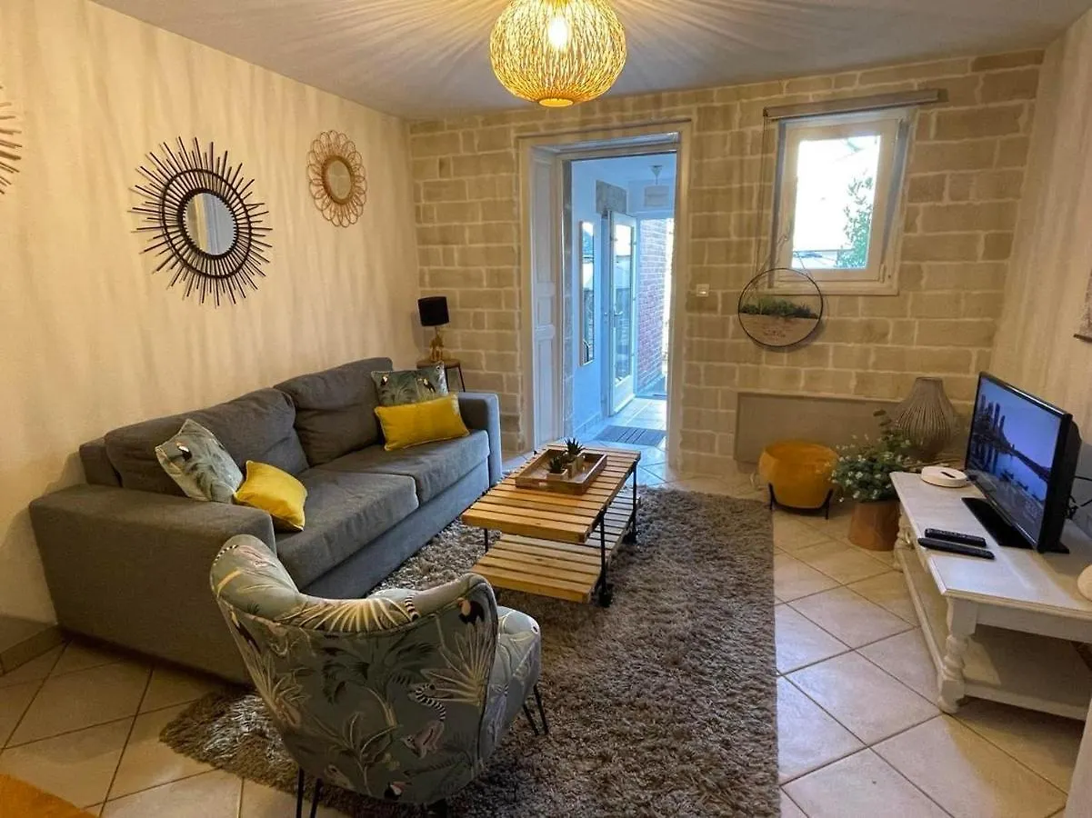 Le Patio, coeur de ville avec garage&jardin, gare à pied Vannes