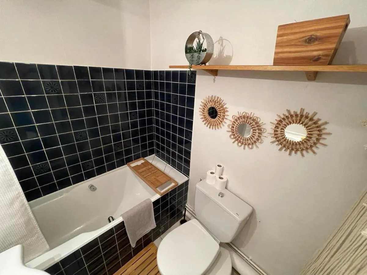 Appartement Le Patio, coeur de ville avec garage&jardin, gare à pied Vannes